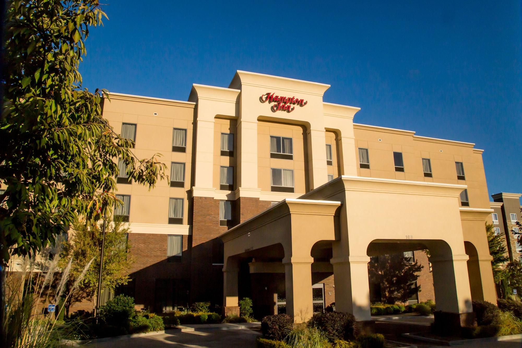 Hampton Inn Oxford/Conference Center Exterior photo